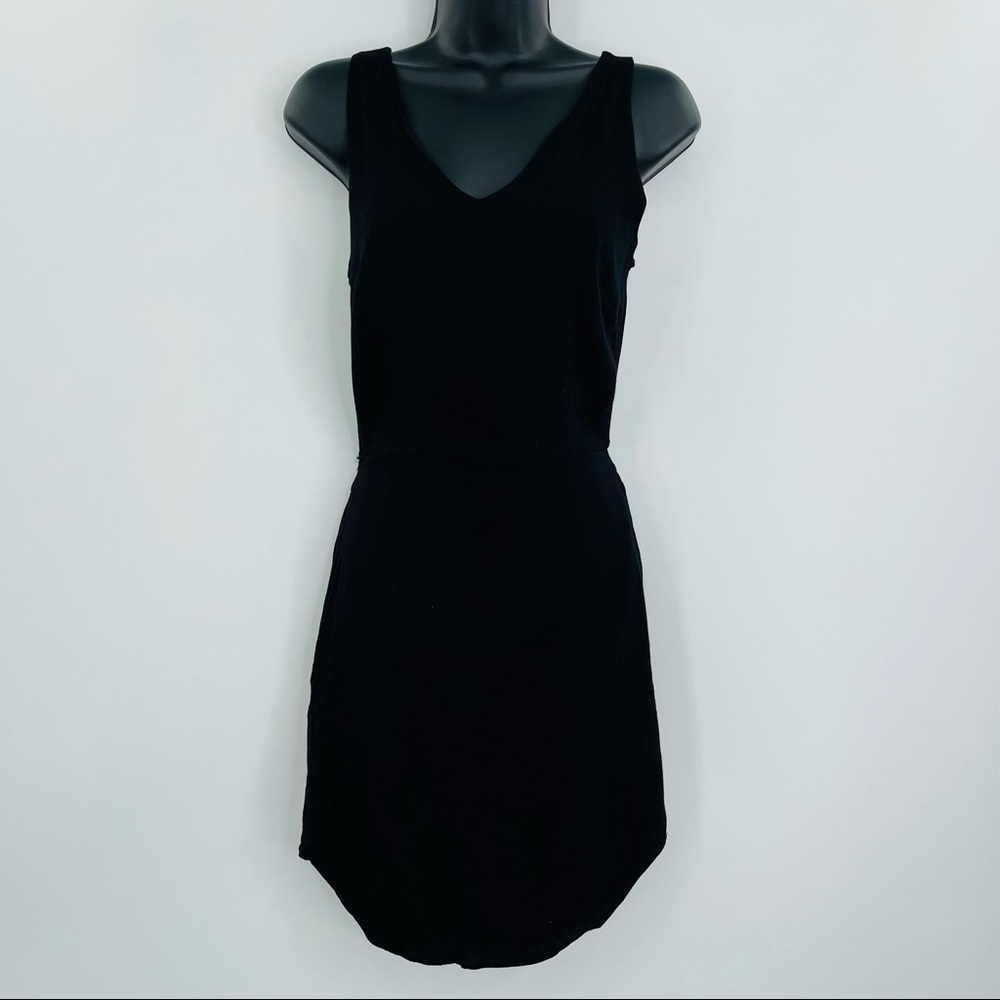 Chelsea28 twist back cut out sheath dress black women’s size Small